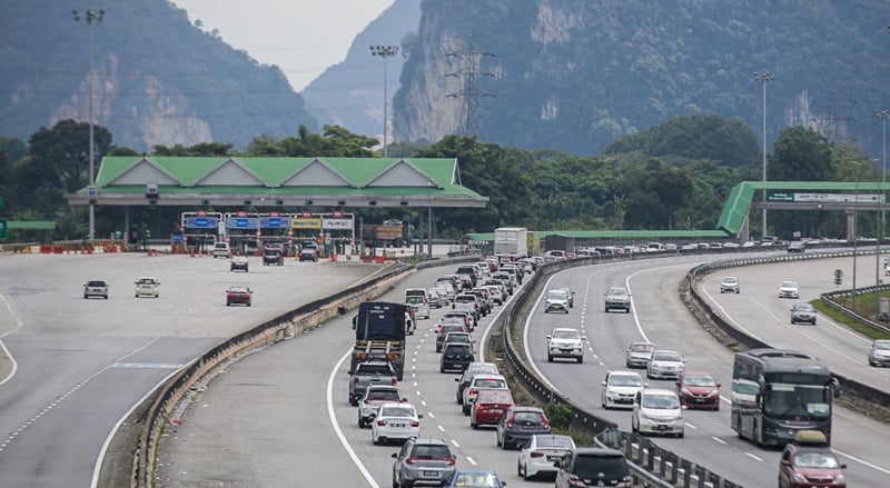PM Announces Free Tolls, Toll Discounts On Selected Highways Ahead Of Hari Raya