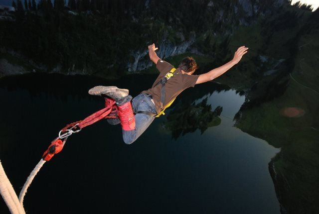 bungee-jumping